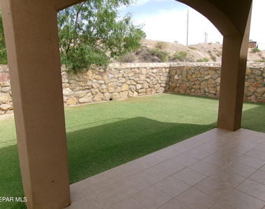 4704 Pistolero Lane - Photo Thumbnail 14