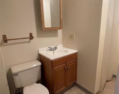 227 Howe Avenue - Photo Thumbnail 5