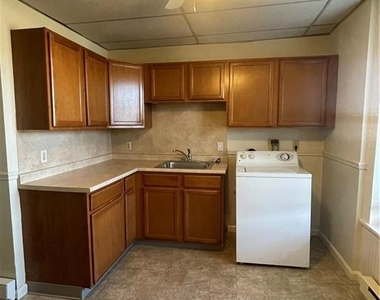 227 Howe Avenue - Photo Thumbnail 3