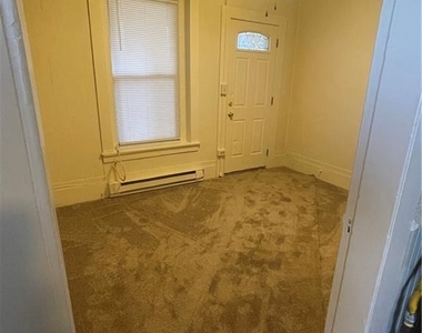 227 Howe Avenue - Photo Thumbnail 7