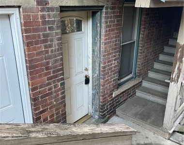 227 Howe Avenue - Photo Thumbnail 2