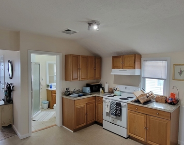 518 Midland Street - Photo Thumbnail 3