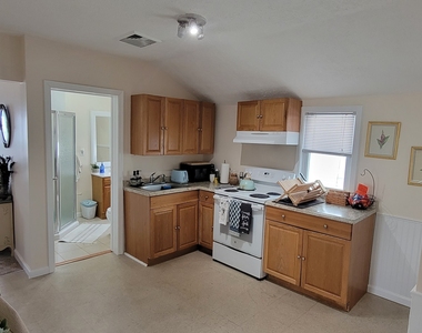 518 Midland Street - Photo Thumbnail 2