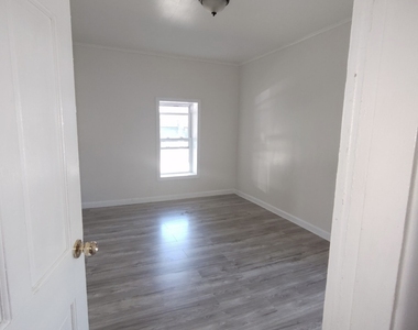 30 Hawkins Street - Photo Thumbnail 5