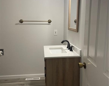 16 Hawley Glen - Photo Thumbnail 7
