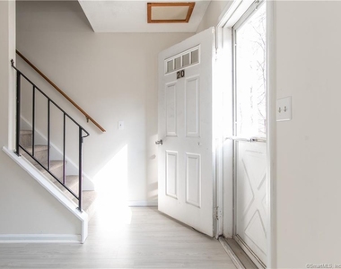 22 Maple Avenue - Photo Thumbnail 8