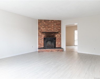 22 Maple Avenue - Photo Thumbnail 3