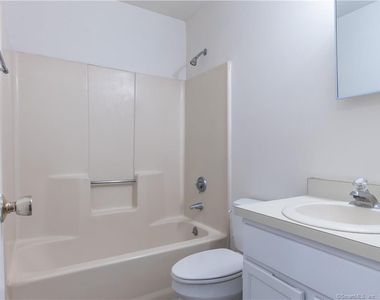22 Maple Avenue - Photo Thumbnail 15