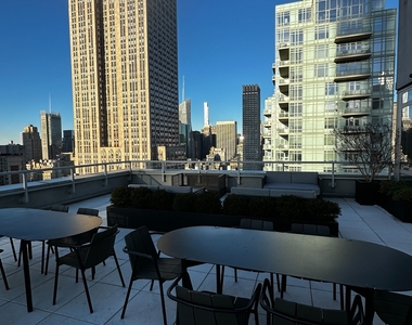 5th Avenue & E 32nd Street  - Photo Thumbnail 10