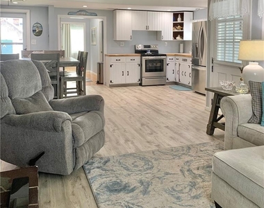 54 Hartford Avenue - Photo Thumbnail 6