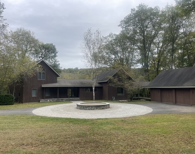 8 River Bend Lane - Photo Thumbnail 15