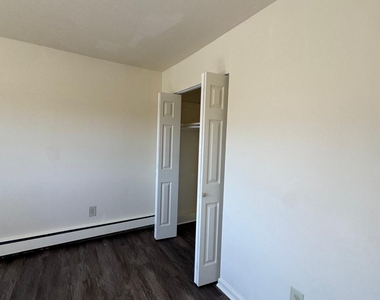 70 Mckinley Avenue - Photo Thumbnail 3
