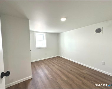 32 Quarry Street - Photo Thumbnail 10