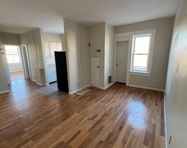 335 Wells Street - Photo Thumbnail 1