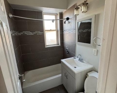 335 Wells Street - Photo Thumbnail 3