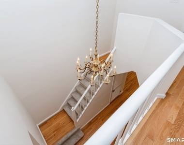 33 Strathmore Lane - Photo Thumbnail 19