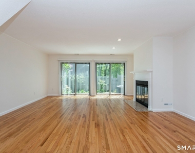 33 Strathmore Lane - Photo Thumbnail 13
