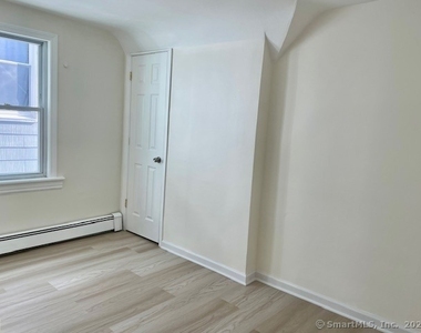 1004 Hancock Avenue - Photo Thumbnail 10