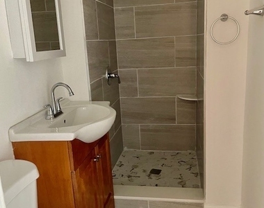 1004 Hancock Avenue - Photo Thumbnail 9
