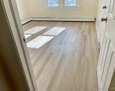 1004 Hancock Avenue - Photo Thumbnail 6