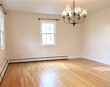 16 Dawn Lane - Photo Thumbnail 6