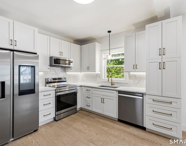 11 Quintard Avenue - Photo Thumbnail 10