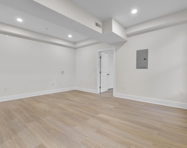 1546 Chapel Street - Photo Thumbnail 3