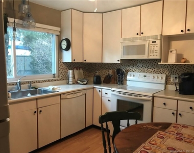 1223 Stratfield Road - Photo Thumbnail 3