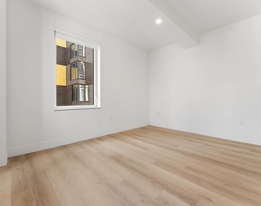55 Broad Street - Photo Thumbnail 2
