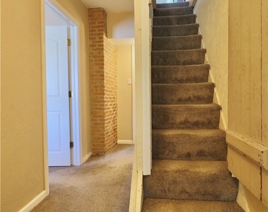 1923 Wharton St - Photo Thumbnail 26