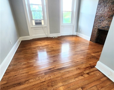 6064 Butler St - Photo Thumbnail 4
