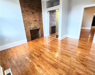 6064 Butler St - Photo Thumbnail 5