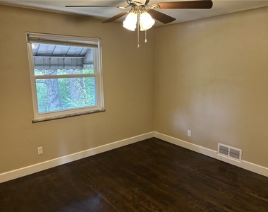 931 Hilltop St - Photo Thumbnail 9