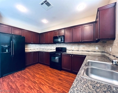 6694 Aviston Street - Photo Thumbnail 3