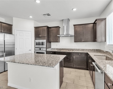 5344 Jade Crystal Avenue - Photo Thumbnail 47