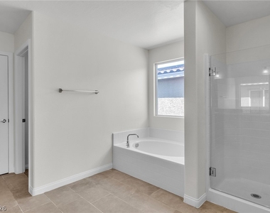 5344 Jade Crystal Avenue - Photo Thumbnail 11