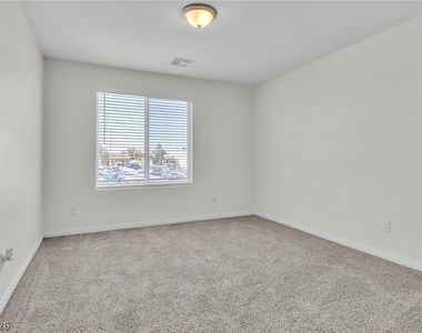 5344 Jade Crystal Avenue - Photo Thumbnail 16