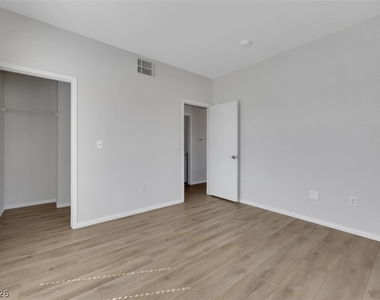 2101 Hussium Hills Street - Photo Thumbnail 15
