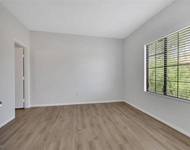 2101 Hussium Hills Street - Photo Thumbnail 17