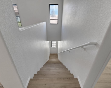2101 Hussium Hills Street - Photo Thumbnail 4
