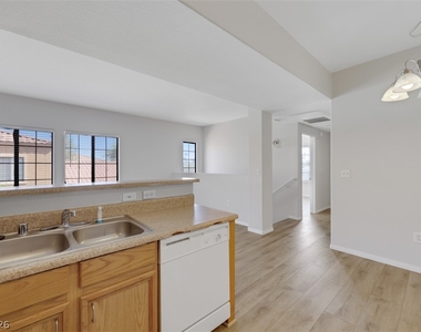 2101 Hussium Hills Street - Photo Thumbnail 10