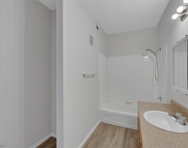 2101 Hussium Hills Street - Photo Thumbnail 20