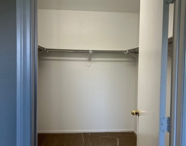 7450 S Eastern Avenue - Photo Thumbnail 17