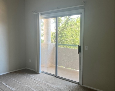 7450 S Eastern Avenue - Photo Thumbnail 14