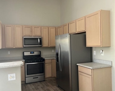 7450 S Eastern Avenue - Photo Thumbnail 7
