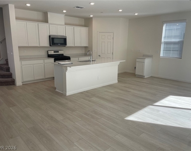 10861 River Junction Avenue - Photo Thumbnail 2