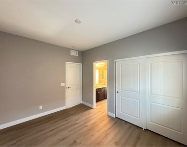5869 Amber Mesa Street - Photo Thumbnail 21
