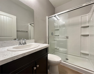 5869 Amber Mesa Street - Photo Thumbnail 19