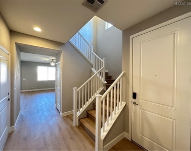 5869 Amber Mesa Street - Photo Thumbnail 8