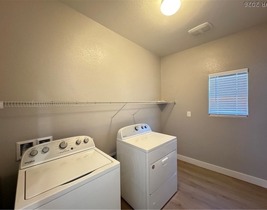 5869 Amber Mesa Street - Photo Thumbnail 26